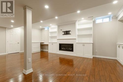 32 Wakefield Lane, Hamilton (Waterdown), ON - Indoor With Fireplace