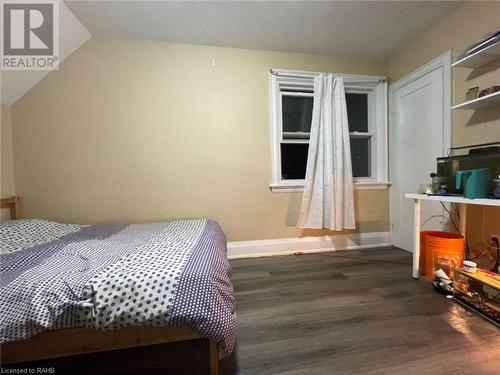 84 Arnold Street, Hamilton, ON - Indoor Photo Showing Bedroom