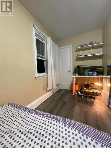 84 Arnold Street, Hamilton, ON - Indoor Photo Showing Bedroom