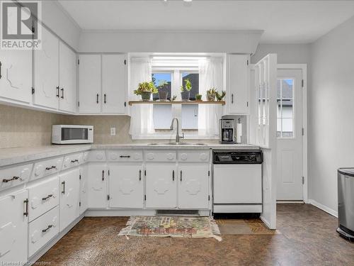 544 Crescent Road, Fort Erie, ON - Indoor Photo Showing Kitchen