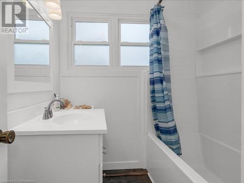 544 Crescent Road, Fort Erie, ON - Indoor Photo Showing Bathroom