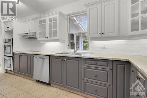 5555 Dickinson Street, Ottawa, ON - Indoor Photo Showing Kitchen With Double Sink