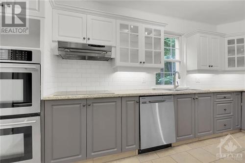 5555 Dickinson Street, Ottawa, ON - Indoor Photo Showing Kitchen