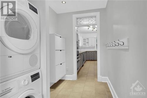 5555 Dickinson Street, Ottawa, ON - Indoor Photo Showing Laundry Room