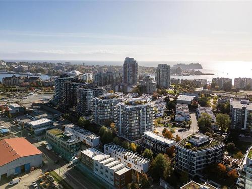 804-379 Tyee Rd, Victoria, BC - Outdoor With View