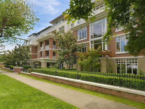 215-999 Burdett Ave, Victoria, BC - Outdoor With Facade