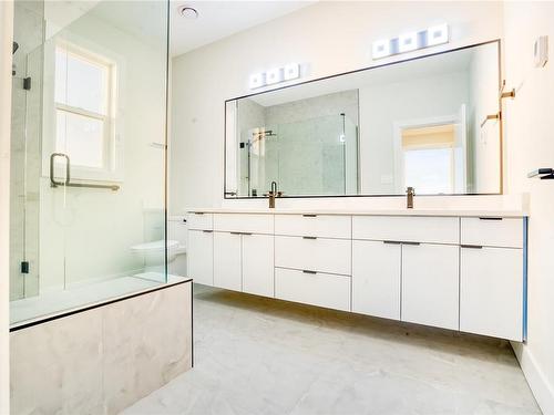 1303 Sandstone Lane, Langford, BC - Indoor Photo Showing Bathroom