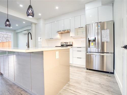 1303 Sandstone Lane, Langford, BC - Indoor Photo Showing Kitchen With Upgraded Kitchen