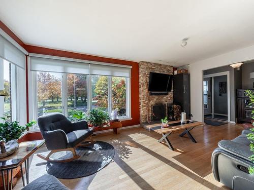 Living room - 425 Rue Jean-De Brébeuf, Saint-Jean-Sur-Richelieu, QC - Indoor Photo Showing Living Room