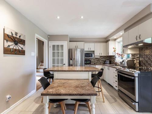 Kitchen - 425 Rue Jean-De Brébeuf, Saint-Jean-Sur-Richelieu, QC - Indoor Photo Showing Kitchen With Upgraded Kitchen