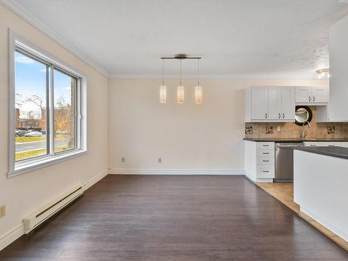 Dining room - 3-824 Rue Hélène-Boullé, Boucherville, QC - Indoor Photo Showing Kitchen