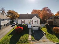 46 Rosedale Avenue  Halifax, NS B3N 2J3