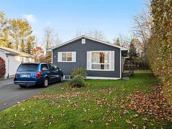 14 Mulberry Court  Lower Sackville, NS B4C 1G2