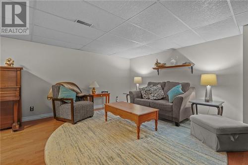 104 Kingston Court, Sudbury, ON - Indoor Photo Showing Living Room