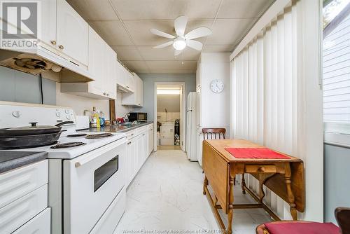 1430 Janette Avenue, Windsor, ON - Indoor Photo Showing Kitchen