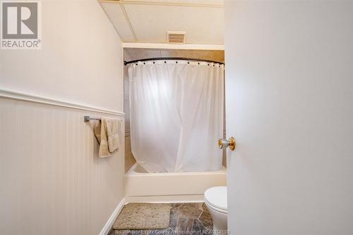 1430 Janette Avenue, Windsor, ON - Indoor Photo Showing Bathroom