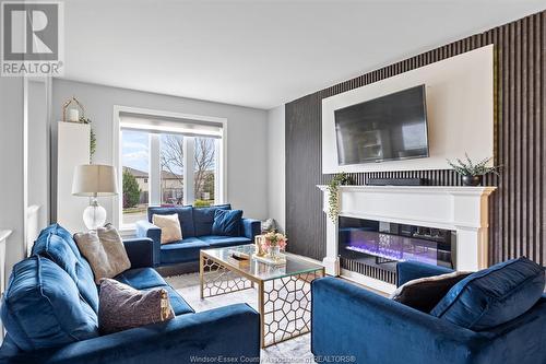 4787 Whitefish Crescent, Windsor, ON - Indoor Photo Showing Living Room With Fireplace