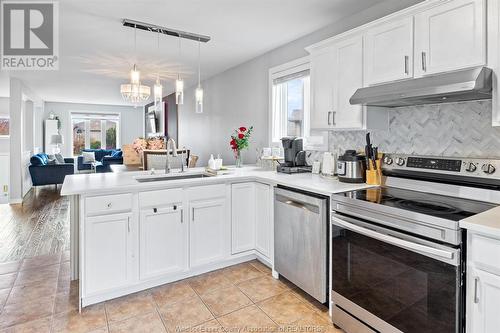 4787 Whitefish Crescent, Windsor, ON - Indoor Photo Showing Kitchen