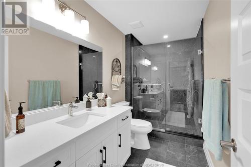 163 Lane Street, Essex, ON - Indoor Photo Showing Bathroom