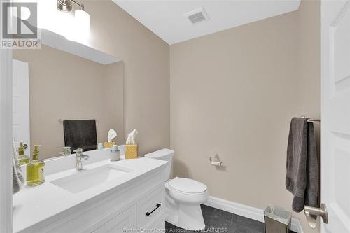 163 Lane Street, Essex, ON - Indoor Photo Showing Bathroom