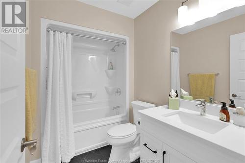 163 Lane Street, Essex, ON - Indoor Photo Showing Bathroom