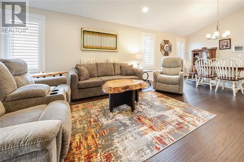 1137 Kassas Street, Lasalle, ON - Indoor Photo Showing Living Room