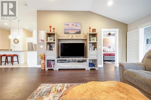 1137 Kassas Street, Lasalle, ON - Indoor Photo Showing Living Room