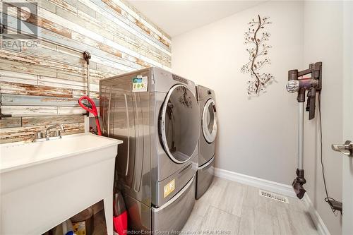 1137 Kassas Street, Lasalle, ON - Indoor Photo Showing Laundry Room