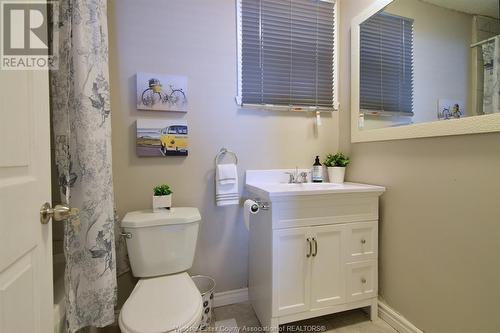 494 Church Street, Windsor, ON - Indoor Photo Showing Bathroom