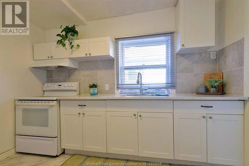 494 Church Street, Windsor, ON - Indoor Photo Showing Kitchen