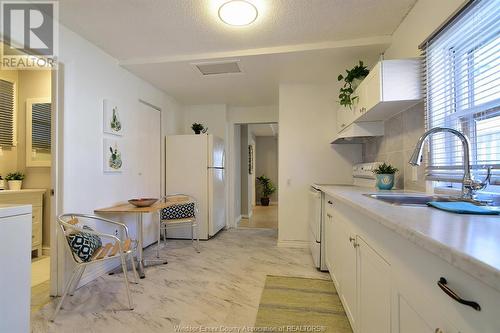 494 Church Street, Windsor, ON - Indoor Photo Showing Kitchen