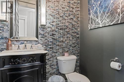 544 River Downs Avenue, Lakeshore, ON - Indoor Photo Showing Bathroom