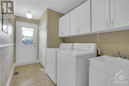 17 Grouse Avenue, Ottawa, ON - Indoor Photo Showing Laundry Room