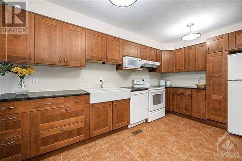 49 Foxfield Drive, Ottawa, ON - Indoor Photo Showing Kitchen