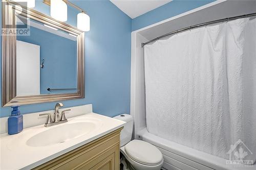 49 Foxfield Drive, Ottawa, ON - Indoor Photo Showing Bathroom