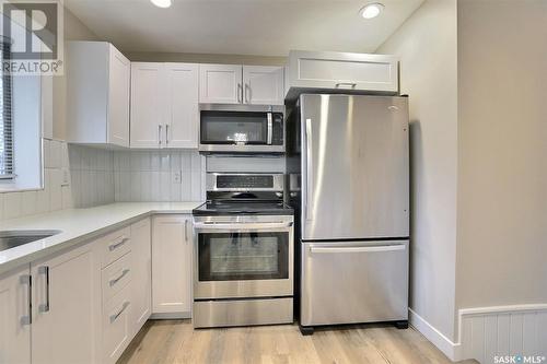 23 Donahue Avenue, Regina, SK - Indoor Photo Showing Kitchen