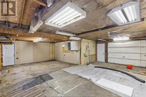 3247 Clemenceau Boulevard, Windsor, ON - Indoor Photo Showing Garage