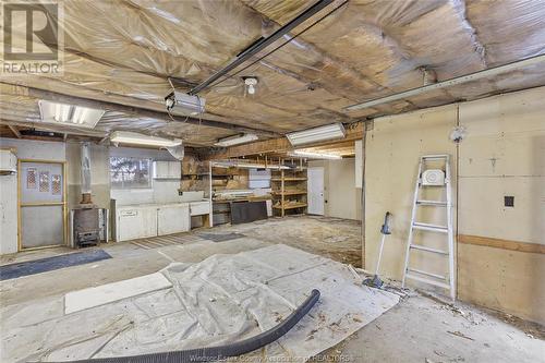 3247 Clemenceau Boulevard, Windsor, ON - Indoor Photo Showing Garage