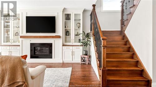 6401 North Townline Road, Amherstburg, ON - Indoor Photo Showing Living Room With Fireplace