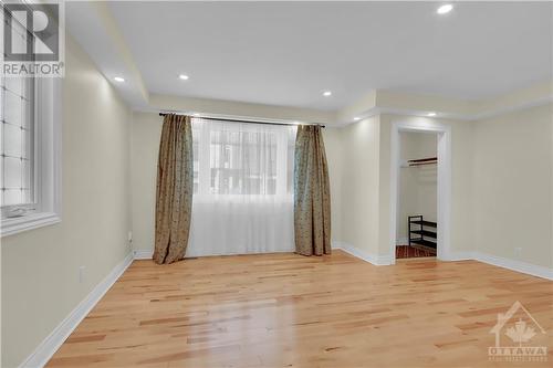 548 Mutual Street, Ottawa, ON - Indoor Photo Showing Other Room