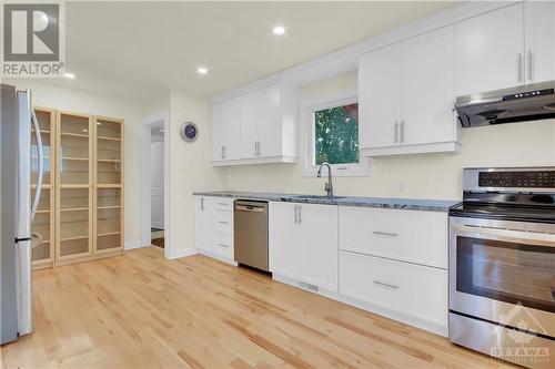 548 Mutual Street, Ottawa, ON - Indoor Photo Showing Kitchen