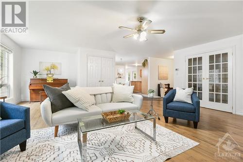 4207 Limestone Road, Ottawa, ON - Indoor Photo Showing Living Room