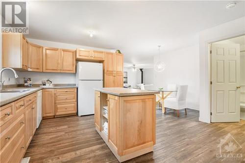 4207 Limestone Road, Ottawa, ON - Indoor Photo Showing Kitchen