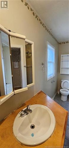 297 Cedar Street, Moncton, NB - Indoor Photo Showing Bathroom