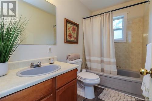 15 Sierra Avenue, Rothesay, NB - Indoor Photo Showing Bathroom