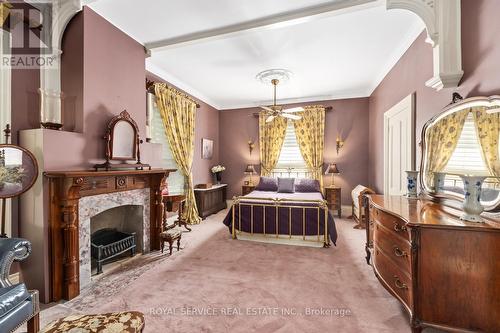 8 Gravel Road, Cavan Monaghan (Millbrook), ON - Indoor Photo Showing Other Room With Fireplace