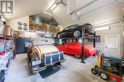 8 Gravel Road, Cavan Monaghan (Millbrook), ON - Indoor Photo Showing Garage