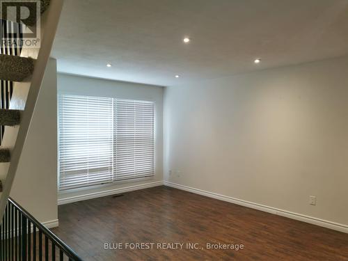 14 - 70 Fiddlers Green Road, London, ON - Indoor Photo Showing Other Room