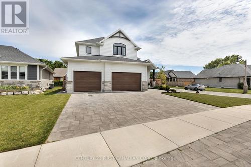 114 Old Field Lane, Central Elgin (Port Stanley), ON - Outdoor With Facade