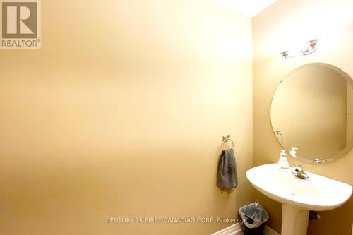 1163 Manchester Road, London, ON - Indoor Photo Showing Bathroom